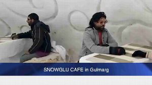 SNOWGLU CAFE in Gulmarg